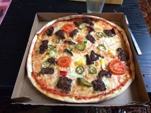 En pizza "Den onde" från Dallasgrillen i Vingåker.